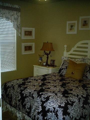 Building Photo - 2825 Suncrest Vlg