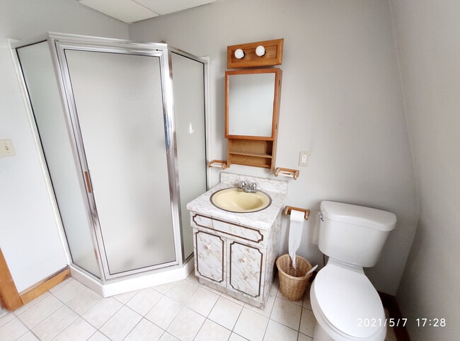 Building Photo - 27 Lexington St