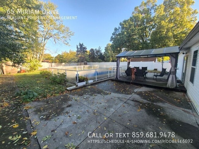 Photo - 65 Miriam Dr House