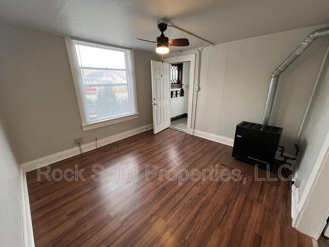 Foto del edificio - 1610 Pebrican Ave