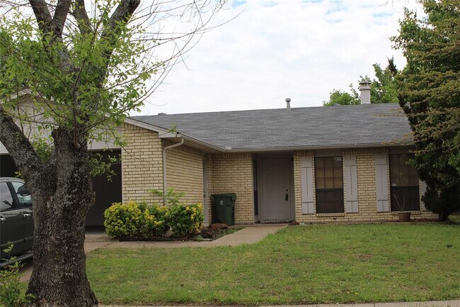 Building Photo - 6906 Blackberry Dr