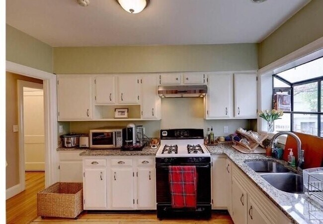 Foto del edificio - 16 Grotto Ave