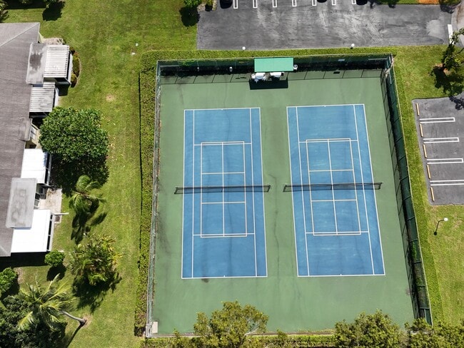 Building Photo - 2521 Red Hibiscus Blvd