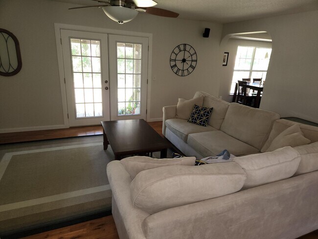 Building Photo - 106 Water Oak Ct