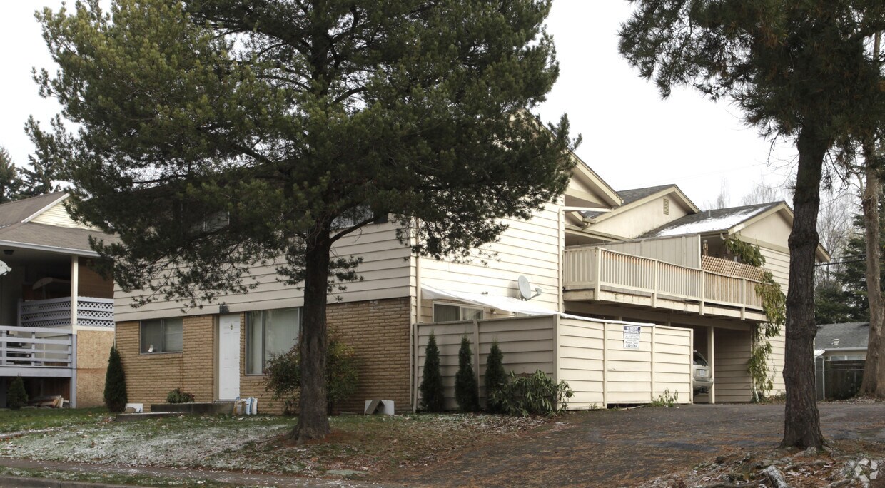 Building Photo - 3490 SW 125th Ave