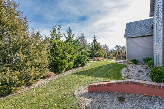 Building Photo - 9362 E Wilson Estates Pkwy
