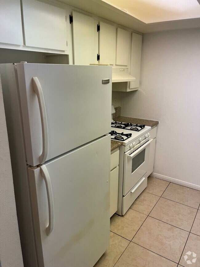 Building Photo - 4590 Carriage Park Dr
