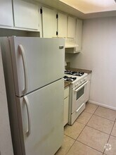 Building Photo - 4590 Carriage Park Dr