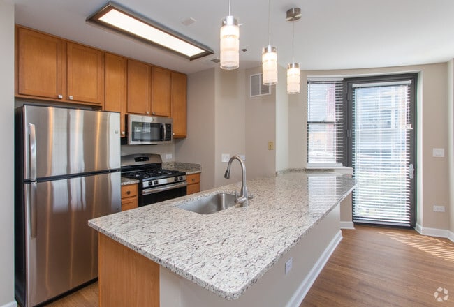 Building Photo - Acclaim on North Avenue