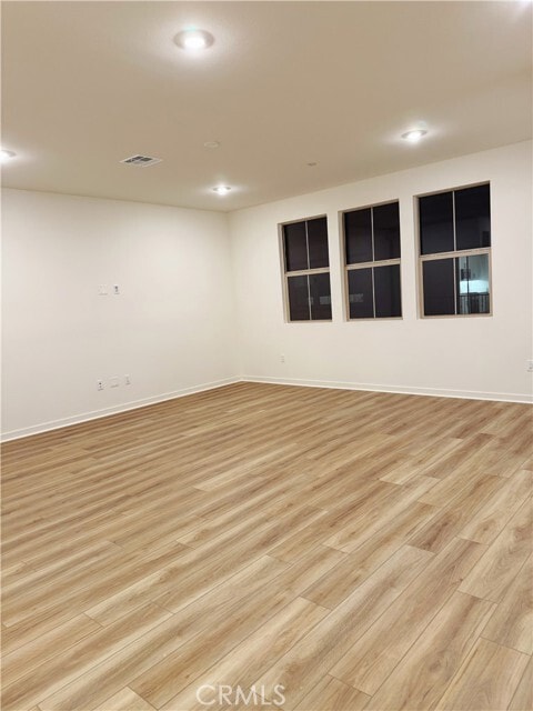 Building Photo - 2601 Durfee Ave