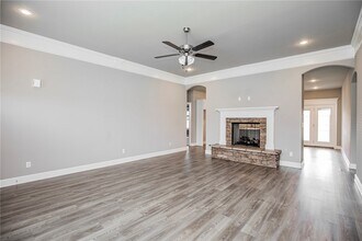 Building Photo - 870 Bob Glen Cir
