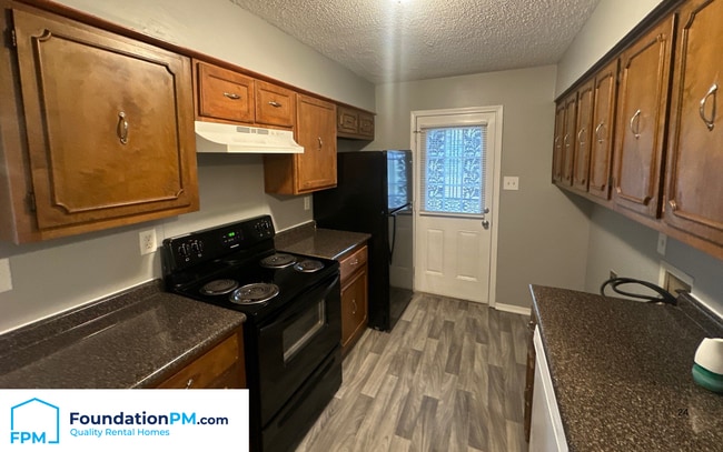 Foto del edificio - 4360 Howardcrest Dr