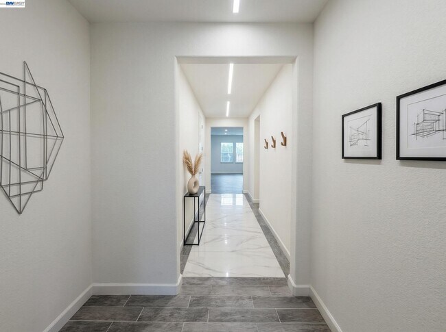 Foto del edificio - 679 Hamilton Ct