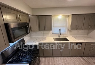 Building Photo - 4628 Johnson St NE