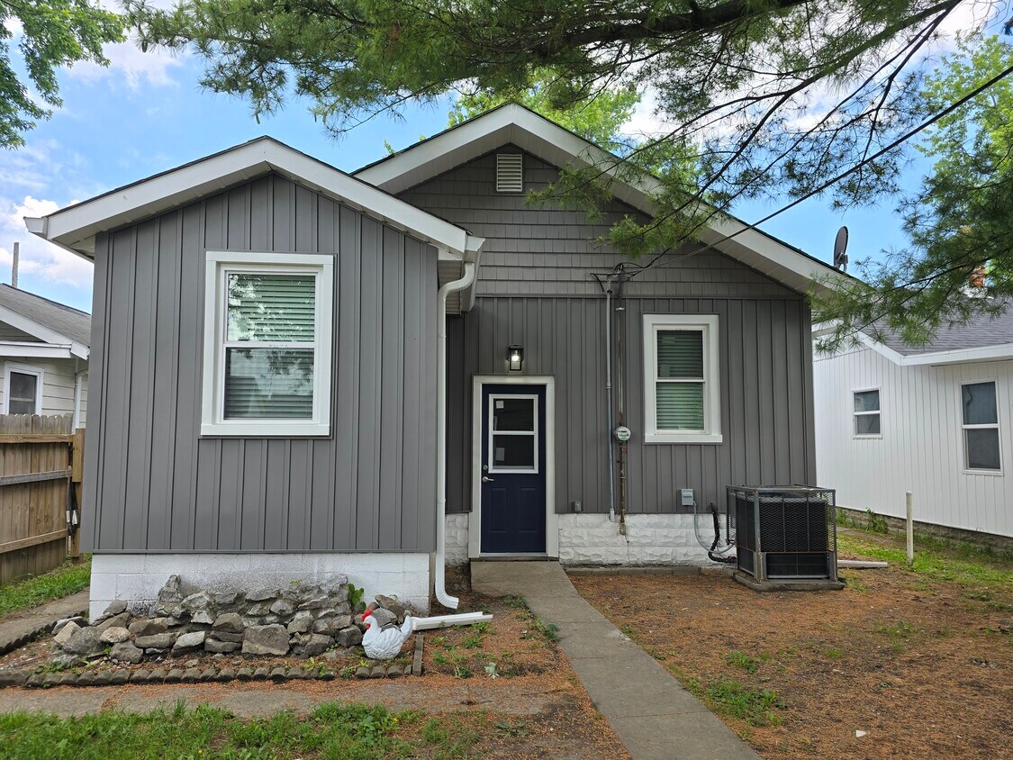 Foto principal - 2035 S Pennsylvania St