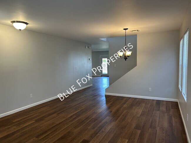 Foto del edificio - 10066 N Blue Crossing Way