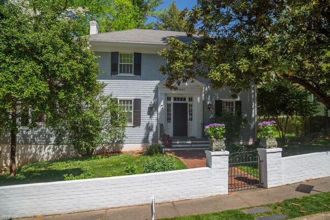 Building Photo - 4 br, 3.5 bath House - 1841 Wayside Place