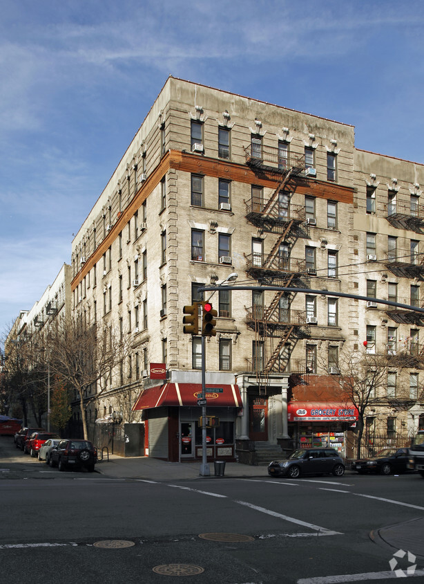 Building Photo - 153 Manhattan Ave