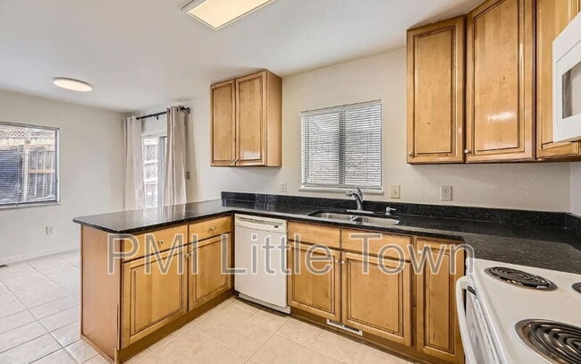 Foto del edificio - 256 W Jefferson Ave