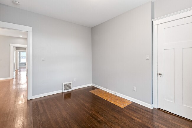 Foto del edificio - 310 Hendrie St