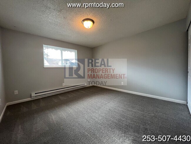 Building Photo - Gorgeous 2 Bedroom unit in Spanaway!