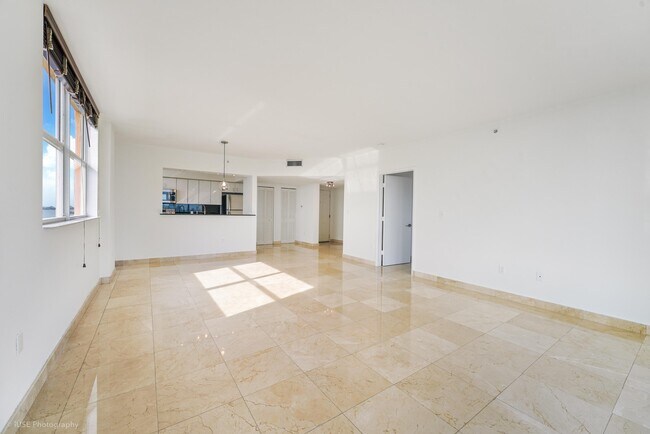 Foto del edificio - 1625 79th Street Cswy