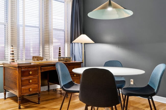 Foto del edificio - 3839 N Southport Ave