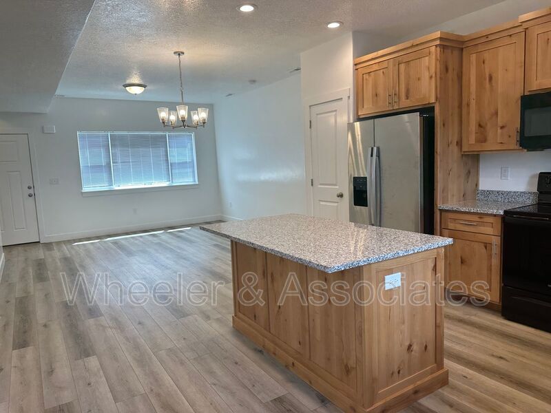 Foto principal - 308 38th St