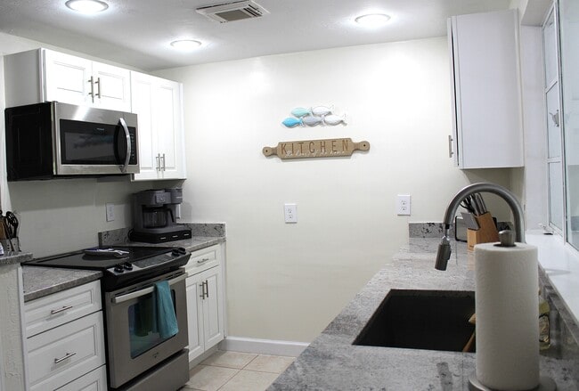 Foto del edificio - 4464 E Riverside Dr