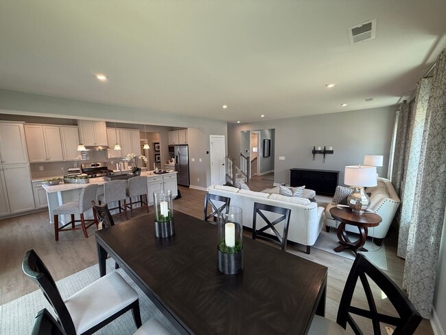 Building Photo - Never lived in Model Homes
