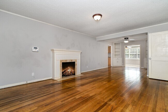 Foto del edificio - 7802 Morton St