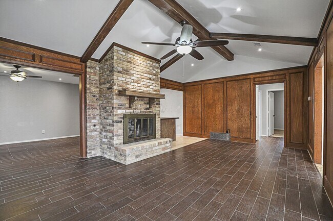 Foto del edificio - Elegantly Renovated Hickory Creek Home!