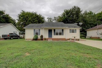 Building Photo - 1808 Harbor Dr
