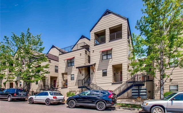 Primary Photo - 3082 Umatilla St