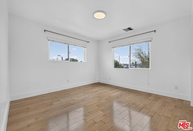 Building Photo - 119 Paloma Ave