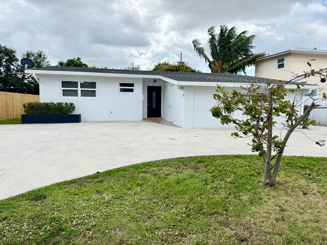 Foto del edificio - 350 Cypress Dr