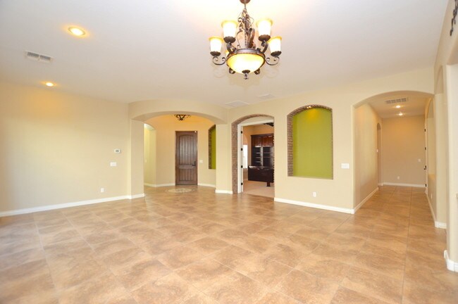 Foto del edificio - Chandlers exclusive gated community Valencia!