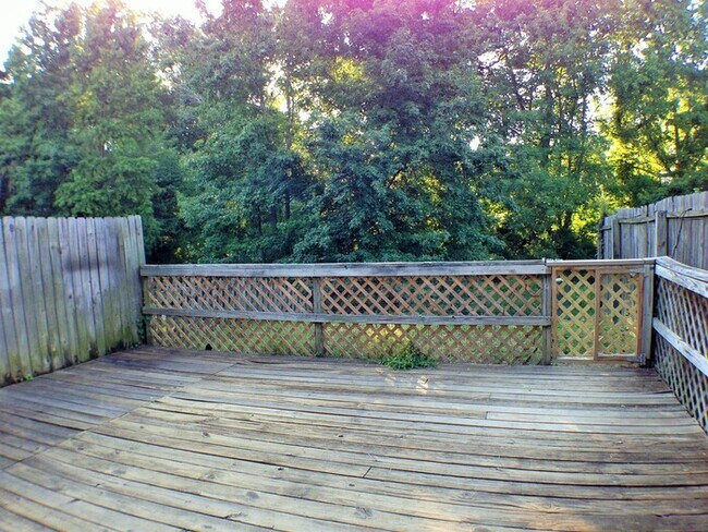 Building Photo - 5640 Gates Landing Rd