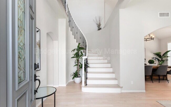 Building Photo - 994 Windflower Way