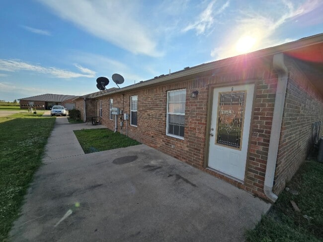 Building Photo - 63040 E 285 Ct