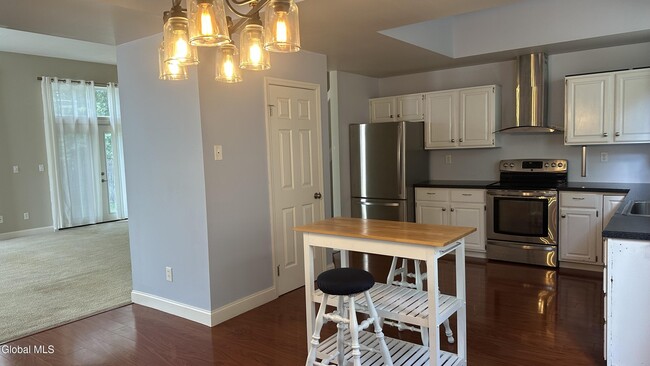 Building Photo - 21 Skylark Dr