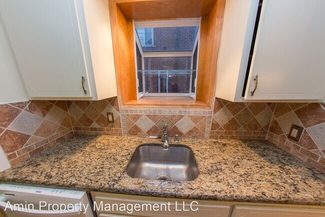 Building Photo - 3 br, 2 bath House - 20465 Lochmoor St