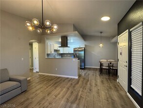 Building Photo - 401 Amber Pine St