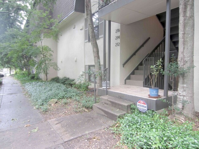 Unit Entrance - 212 Triumph Dr NW