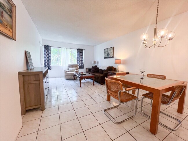 Building Photo - 1333 E Hallandale Beach Blvd