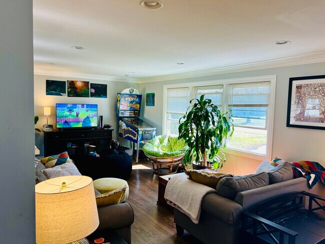 Foto del edificio - 129 Tupelo Ave