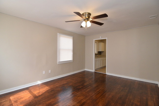 Foto del edificio - Renovated 2 Bedroom Duplex - Section 8 OK