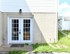 Building Photo - 6221 Oscar Ct