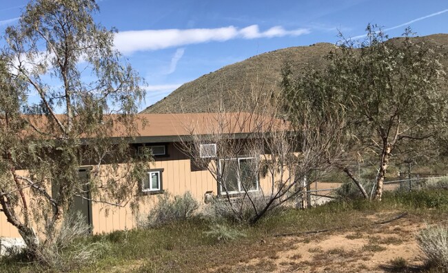 Foto del edificio - 335 Tiger Mountain Rd