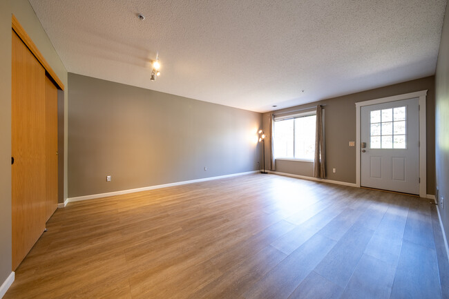 Building Photo - 8490 Minuteman Alcove